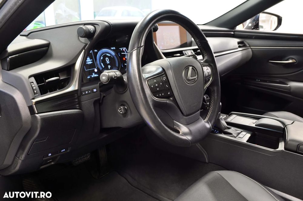 Lexus Seria ES 300h Executive - 10