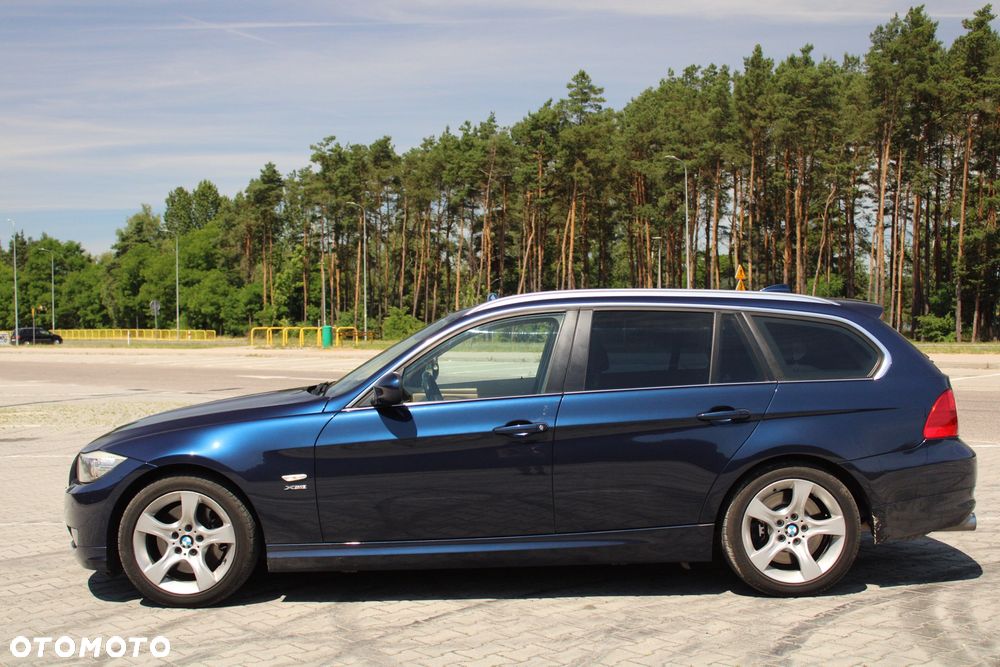 BMW Seria 3 325i xDrive Edition Sport - 2