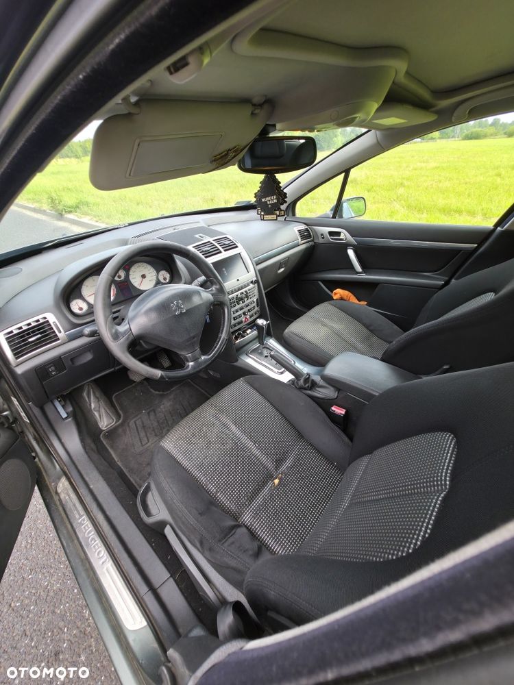 Peugeot 407 - 8