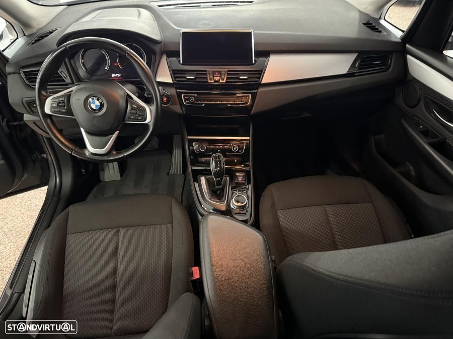 BMW 216 Active Tourer d Line Luxury Auto — fotografia 9