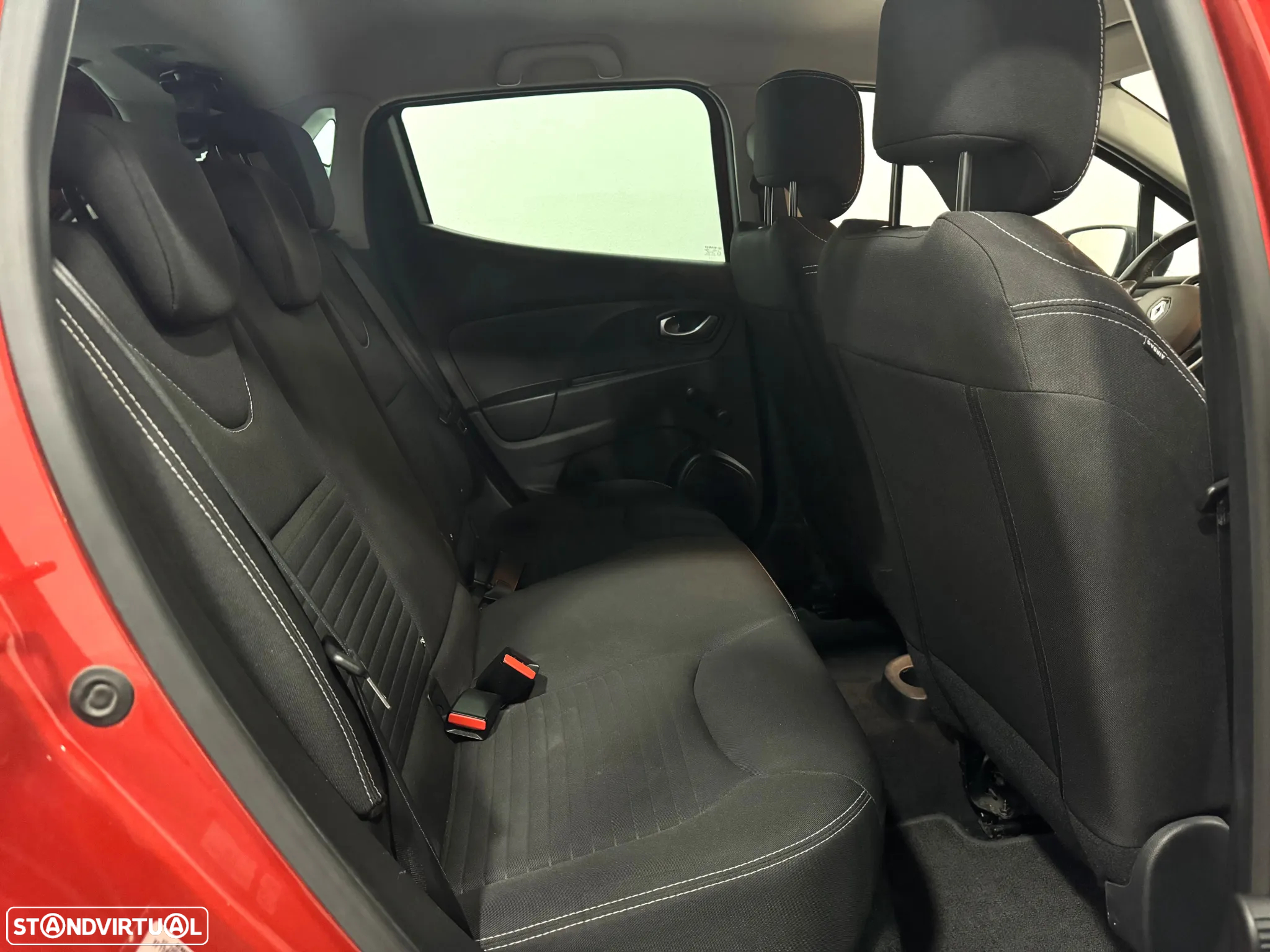 Renault Clio 1.5 dCi Dynamique S - 12