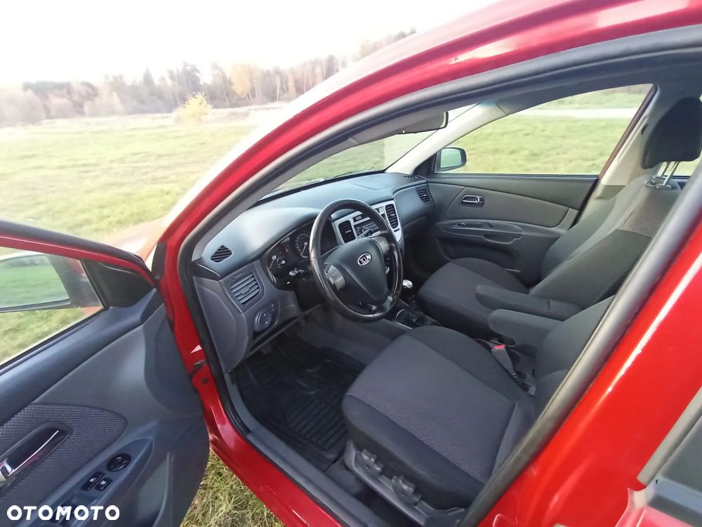 Kia Rio - 5