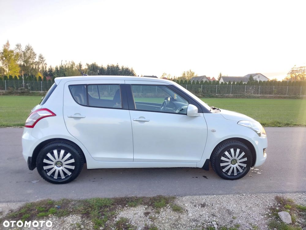 Suzuki Swift 2012 photo 4