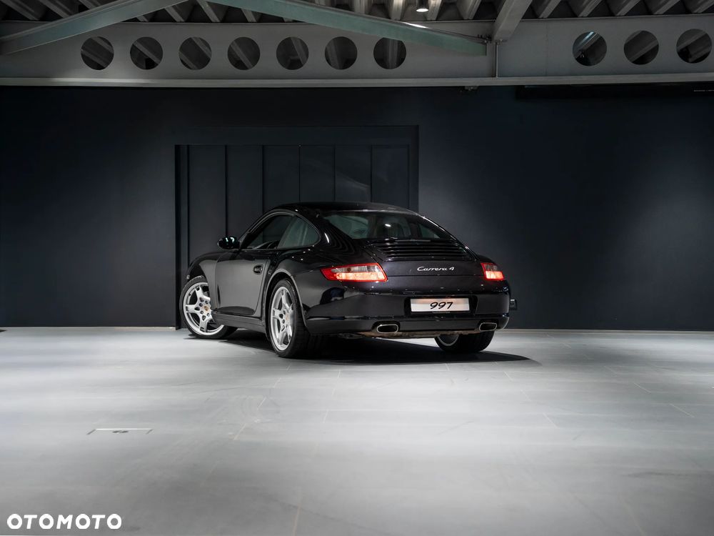 Porsche 911 Carrera 4 Tiptronic S - 3