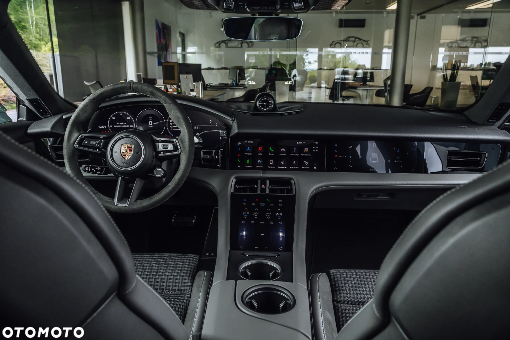 Porsche Taycan - 12