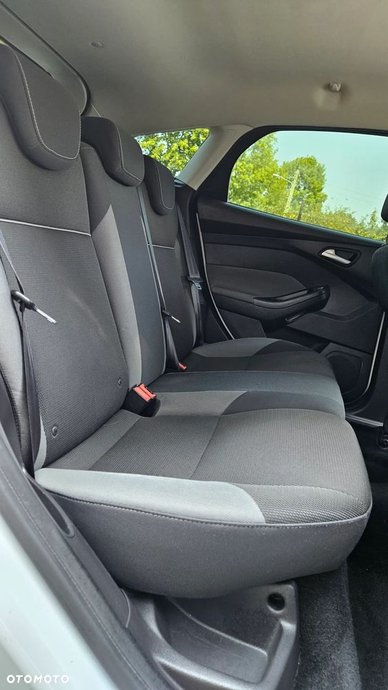Ford Focus 1.6 Edition - 30