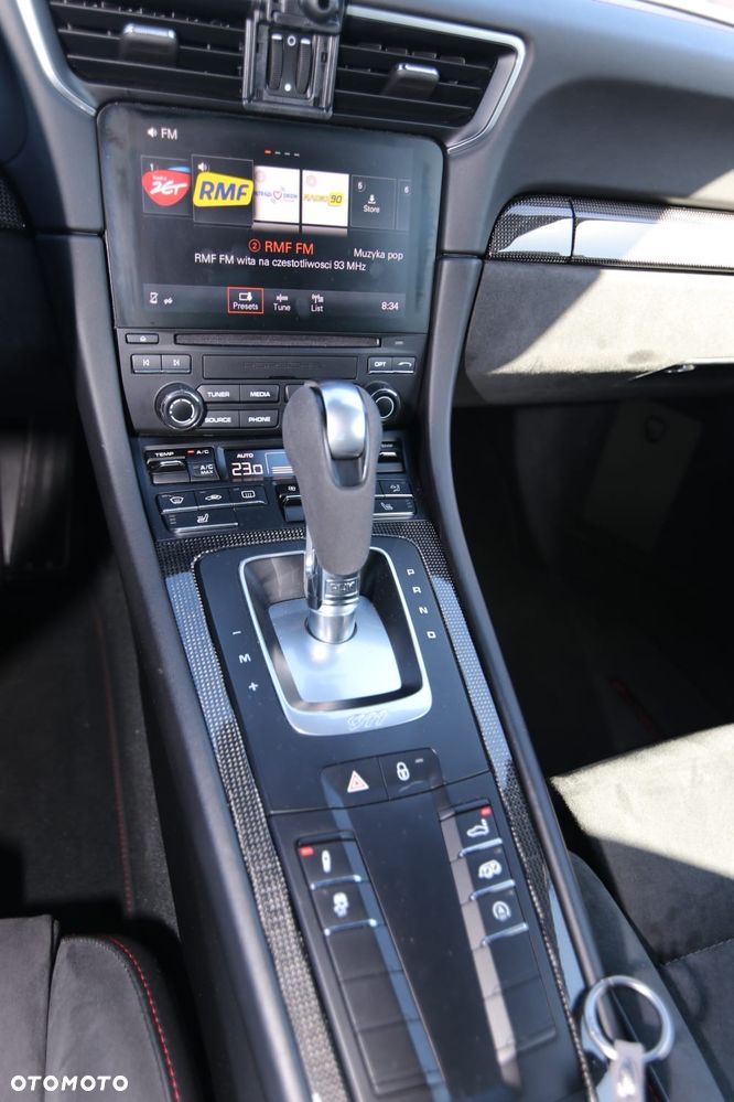 Porsche 911 Carrera GTS PDK - 10