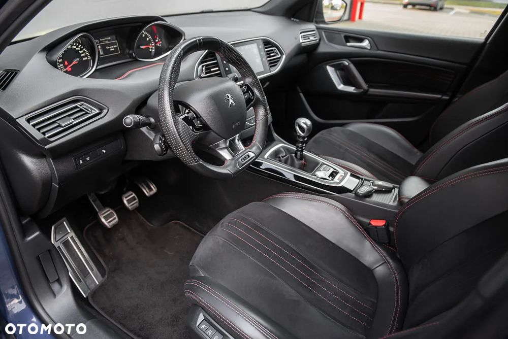 Peugeot 308 1.6 e-THP GT S&S - 15