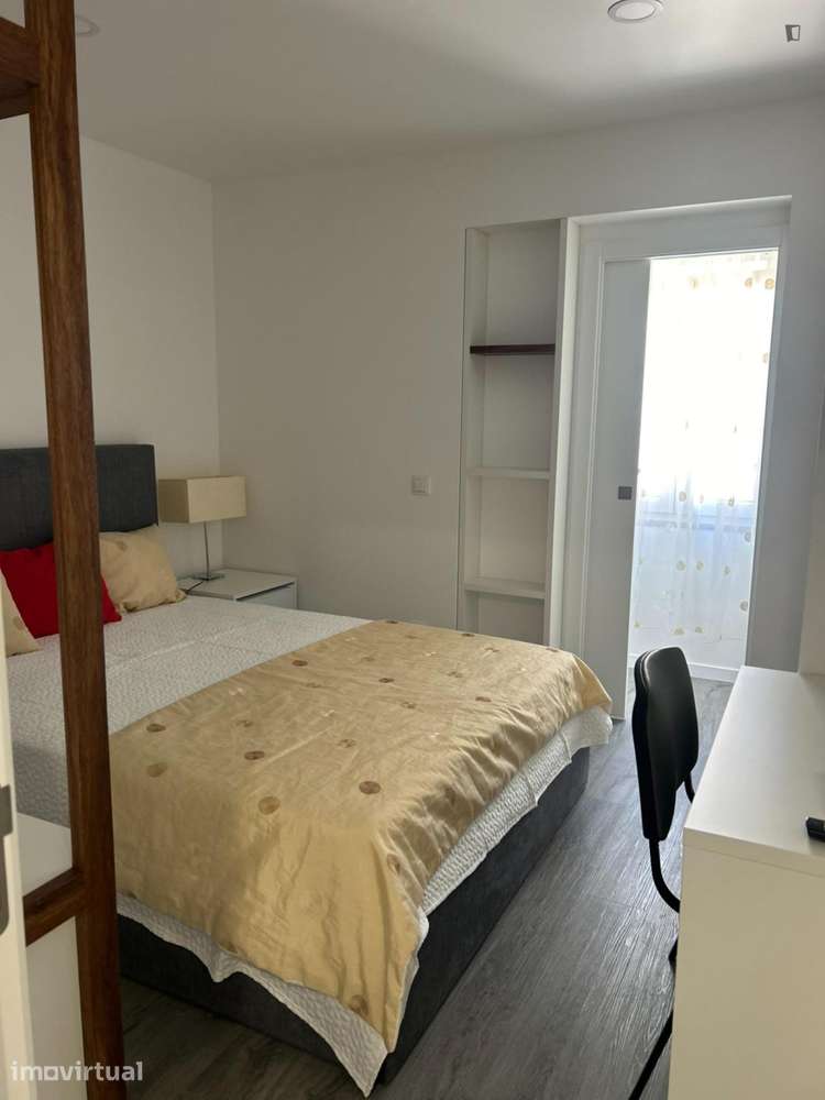 Quarto - localizado em Olaias Lisbon - Grande imagem: 2/18