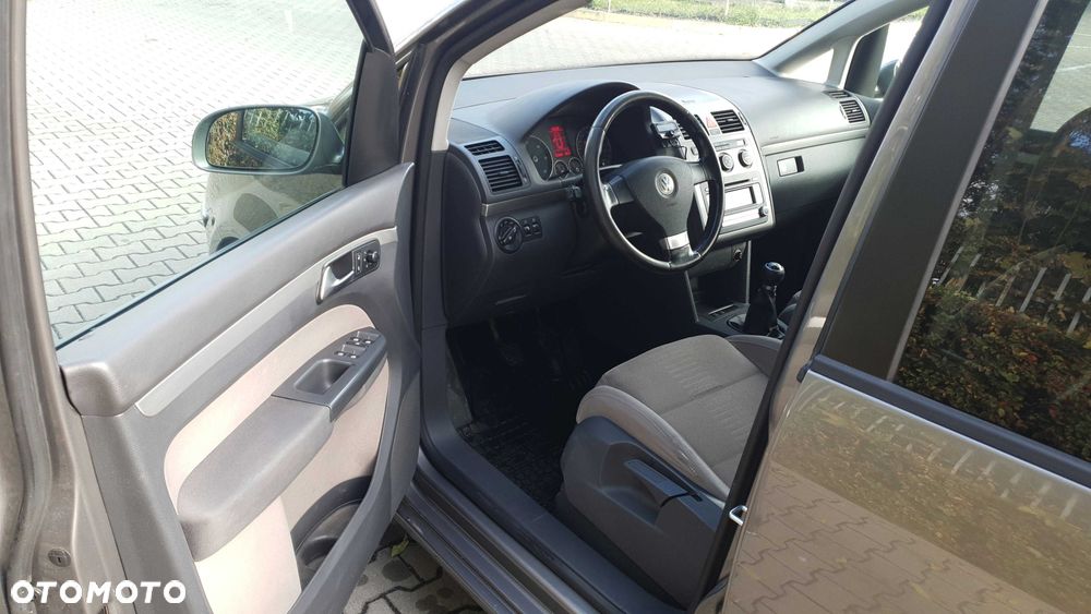 Volkswagen Touran - 6
