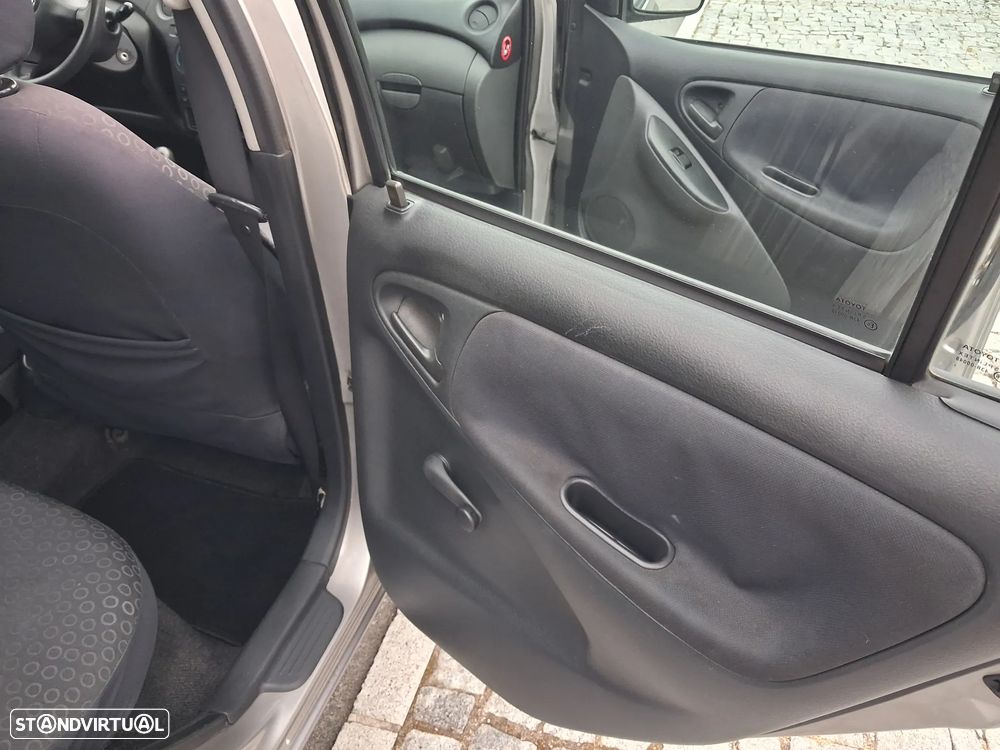 Toyota Yaris 1.0 Luna ABS+CD - 16