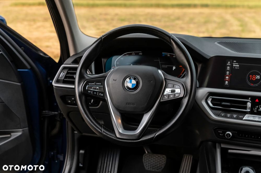 BMW Seria 3 320d xDrive Sport Line Shadow - 22