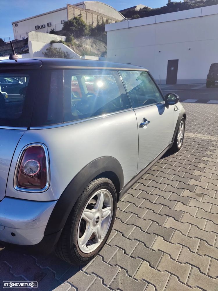 MINI 3 Portas Cooper D - 3