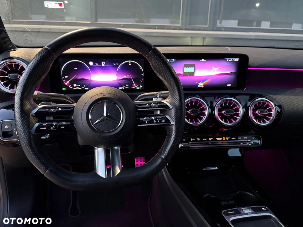 Mercedes-Benz Klasa A 180 AMG Line 7G-DCT - 31