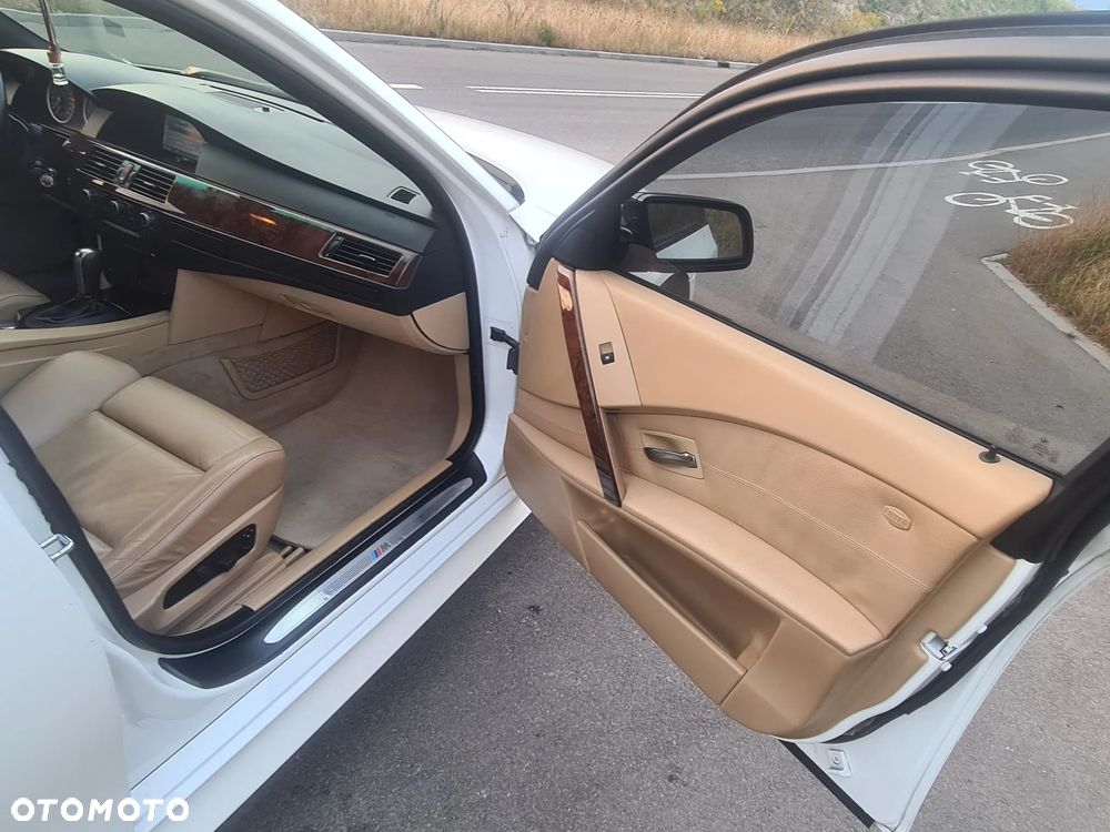 BMW Seria 5 530xi - 12