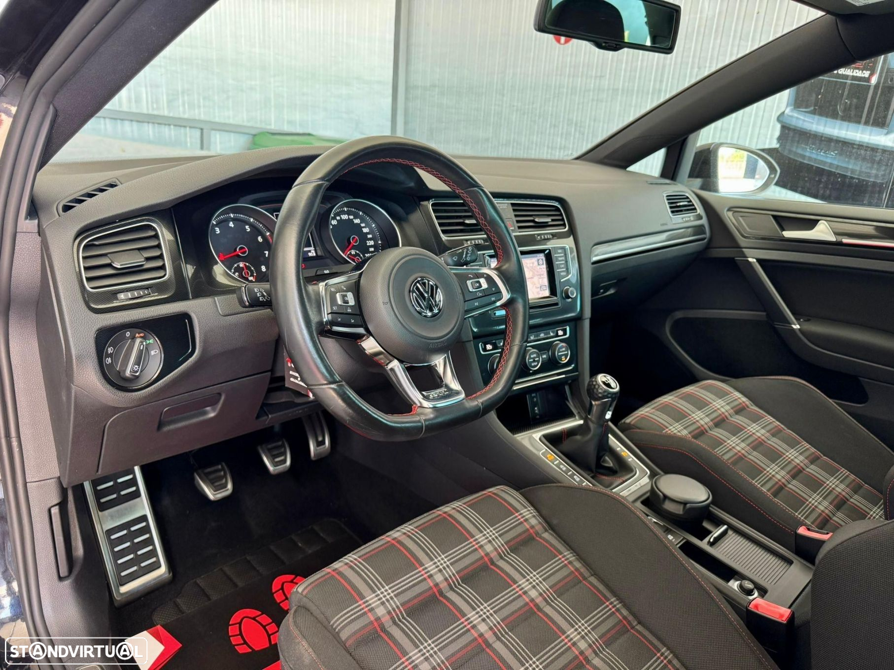 VW Golf 2.0 TSi GTi Performance - 14