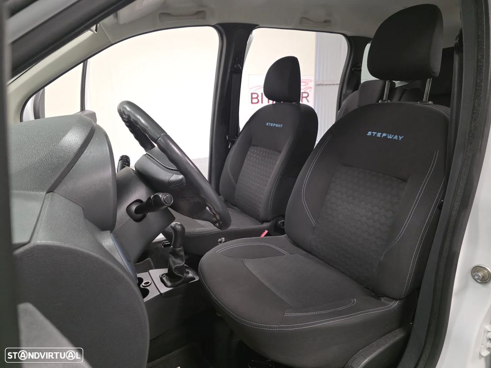 Dacia Lodgy TCe 115 Stepway - 40