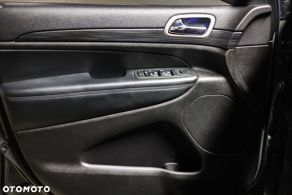 Jeep Grand Cherokee 3.6 V6 Laredo - 24
