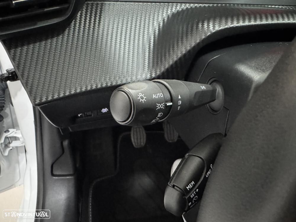 Peugeot 208 1.2 PureTech GT - 31
