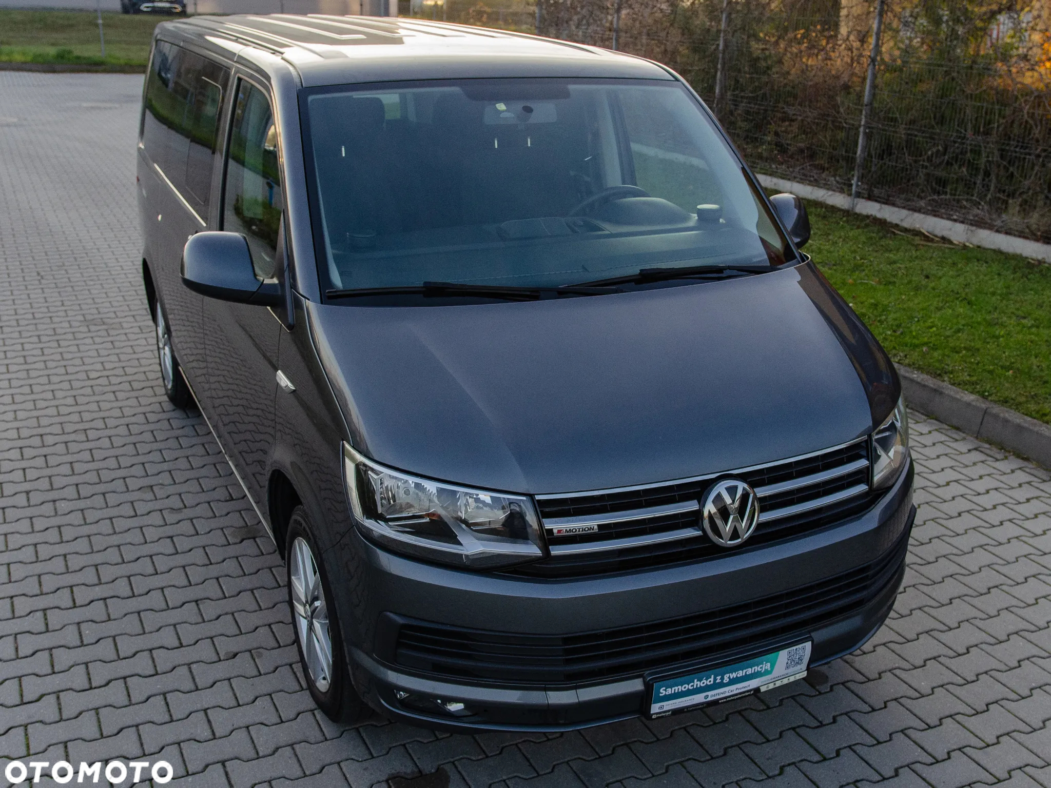 Volkswagen Caravelle - 10