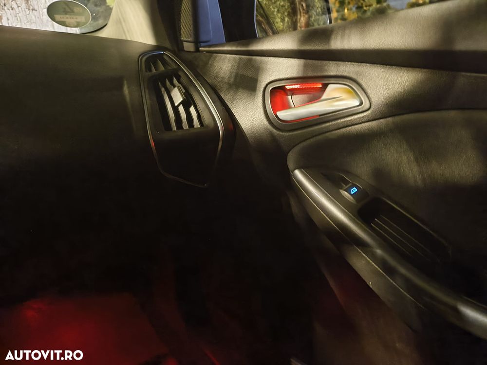 Ford Focus - 14