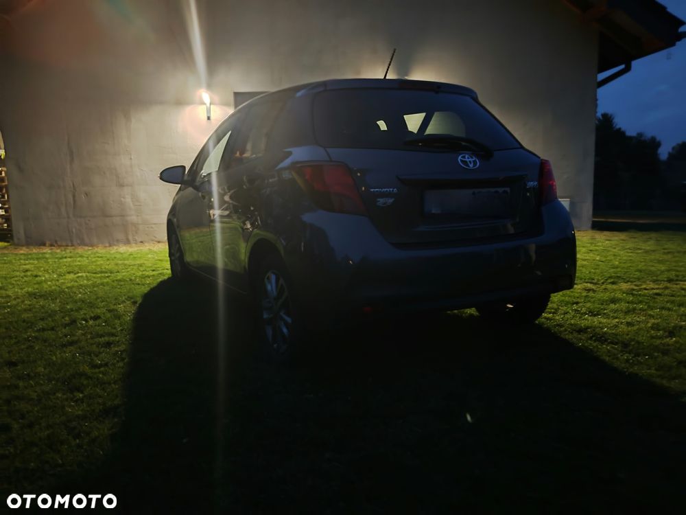 Toyota Yaris 2016 photo 4