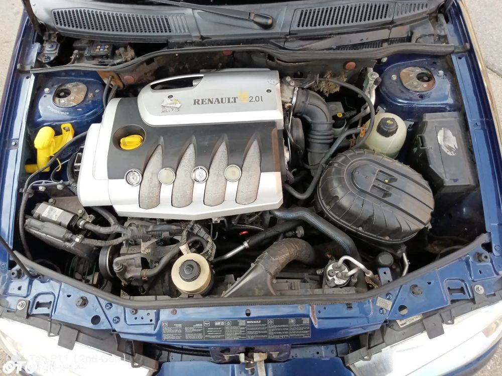 Renault Megane 2.0i - 9