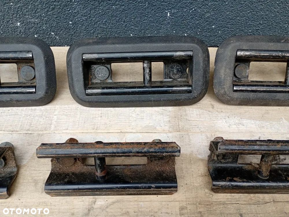 uchwyt mocowanie fotela kanapy tył vw caravelle transporter t5 7H0883873F - 3