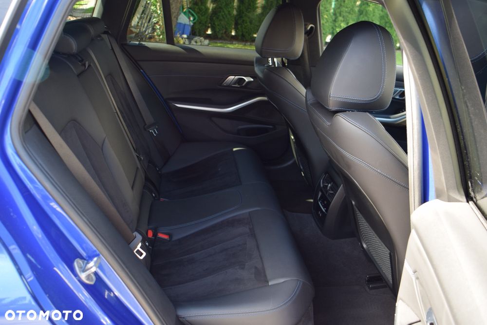 BMW Seria 3 320d xDrive M Sport sport - 18