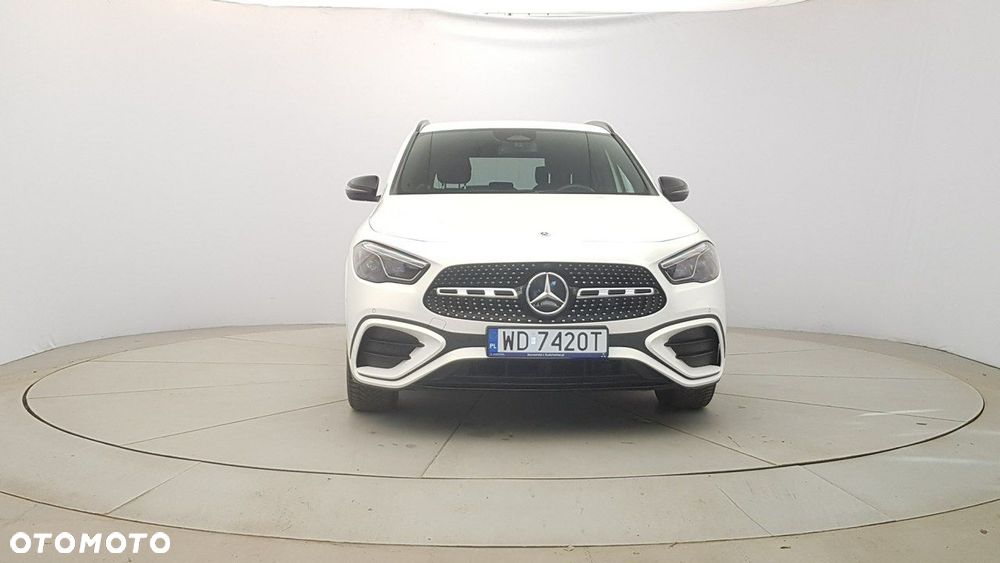 Mercedes-Benz GLA - 2