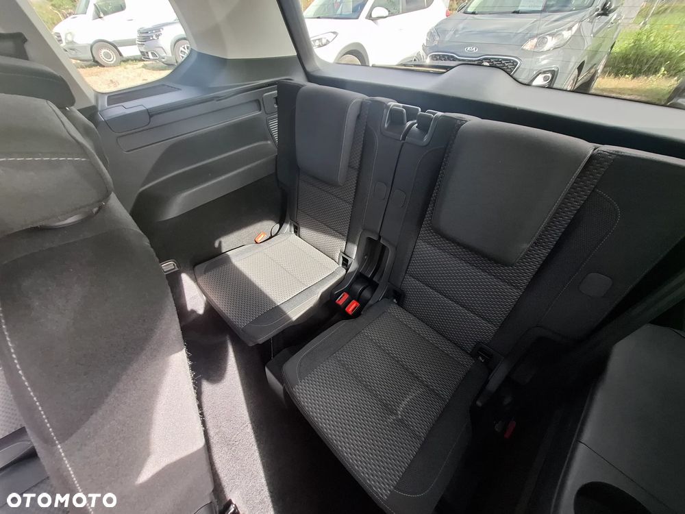 Volkswagen Touran 2.0 TDI SCR Comfortline - 13