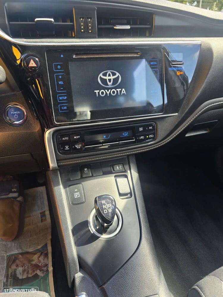 Toyota Auris 1.8 HSD Comfort+J17+Navi - 15