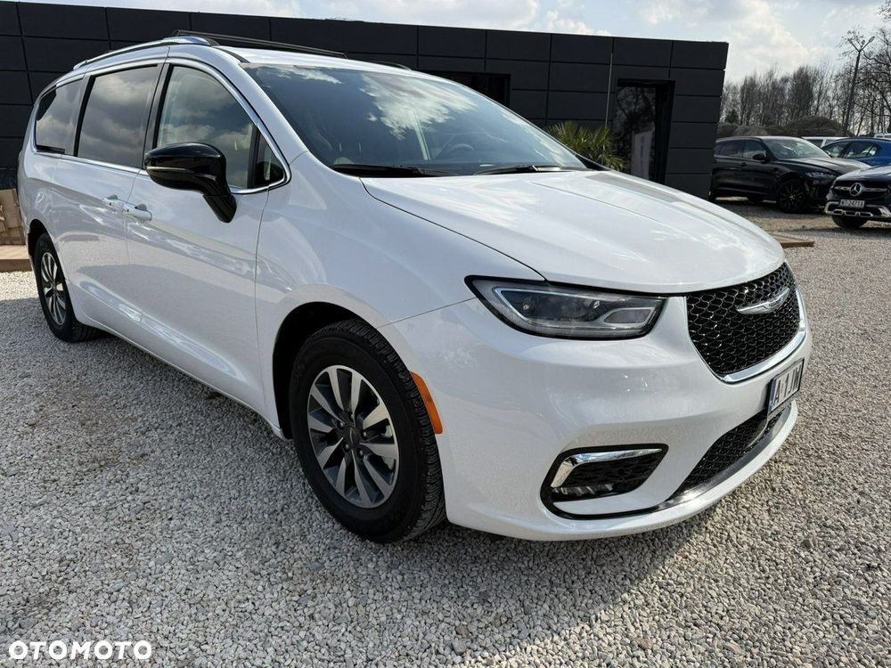 Chrysler Pacifica - 23