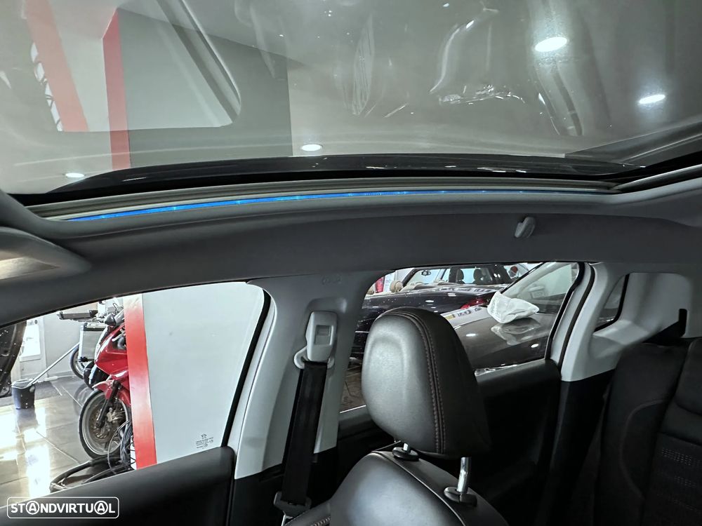 Peugeot 2008 1.2 PureTech GT Line - 23
