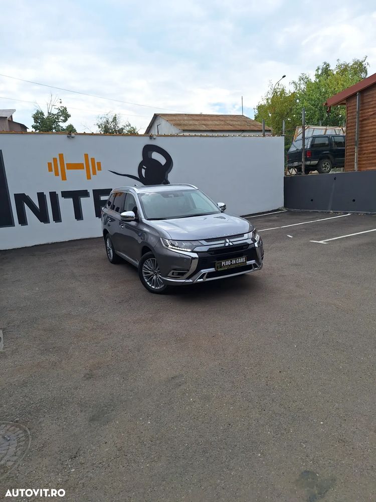 Mitsubishi Outlander PHEV 2.4 L 4X4 Instyle+ - 17