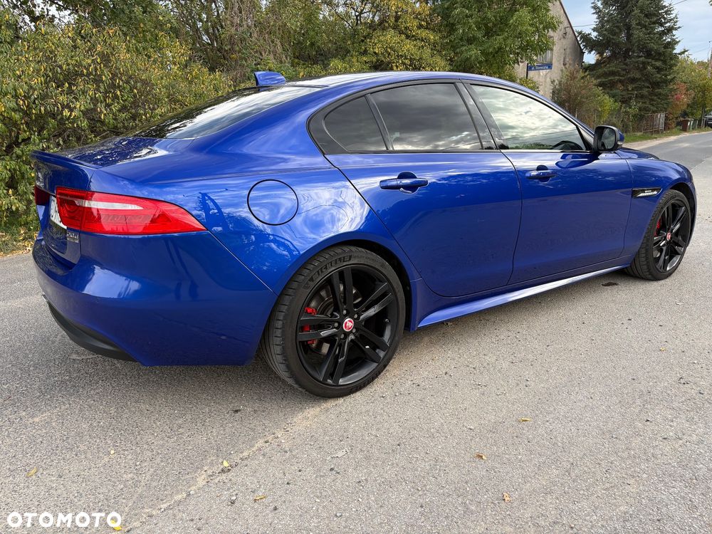 Jaguar XE - 10