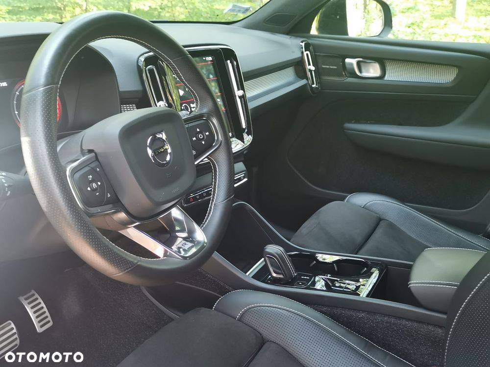 Volvo XC 40 D4 AWD R-Design - 9