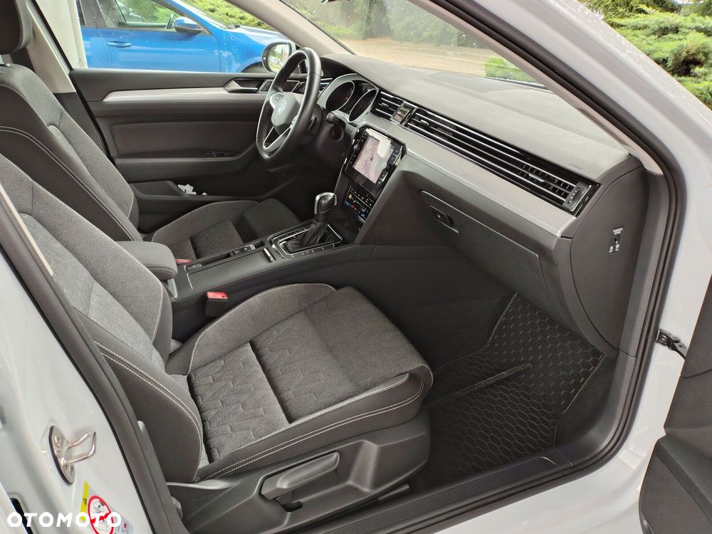 Volkswagen Passat - 17