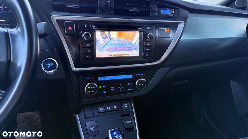Toyota Auris 1.8 HSD Prestige - 8