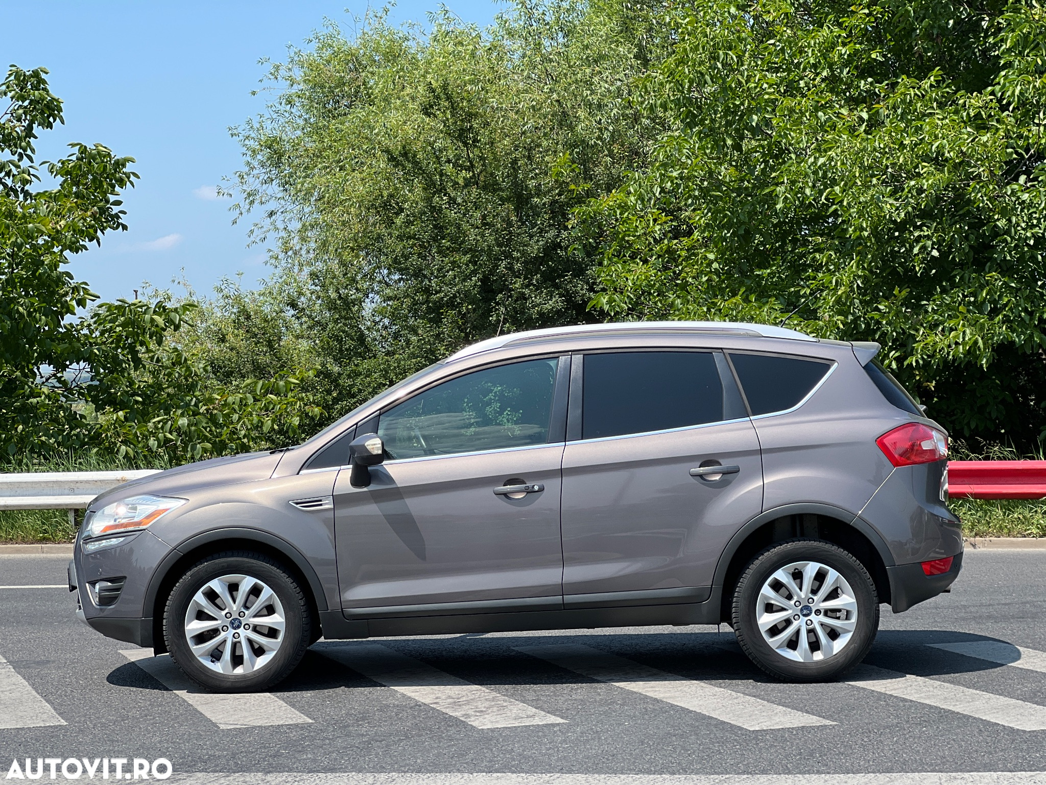 Ford Kuga 2.0 TDCi 4WD Powershift Titanium - 6