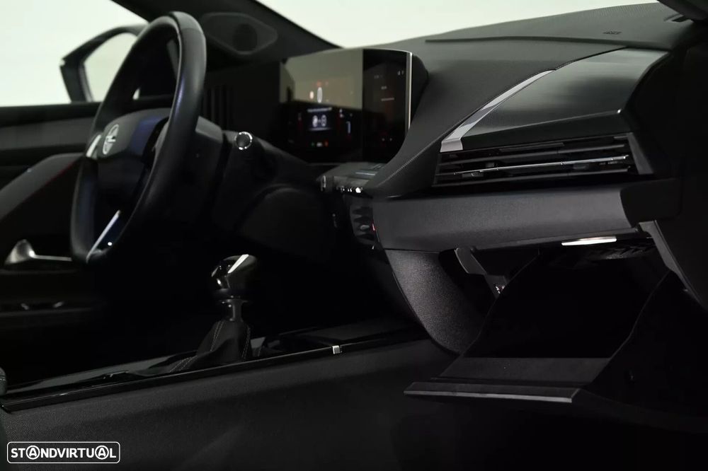 Opel Astra Sports Tourer - 14