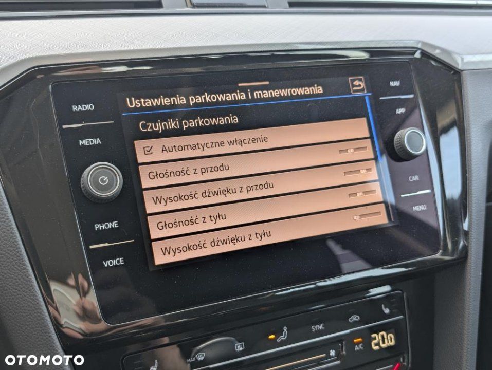 Volkswagen Passat - 22