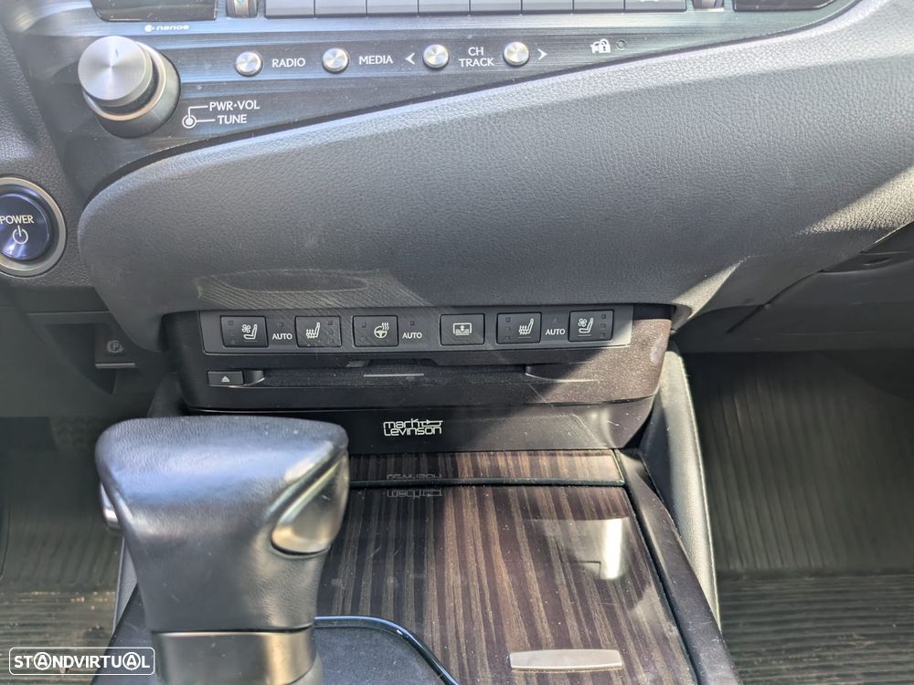 Lexus ES 300h Executive+ - 22