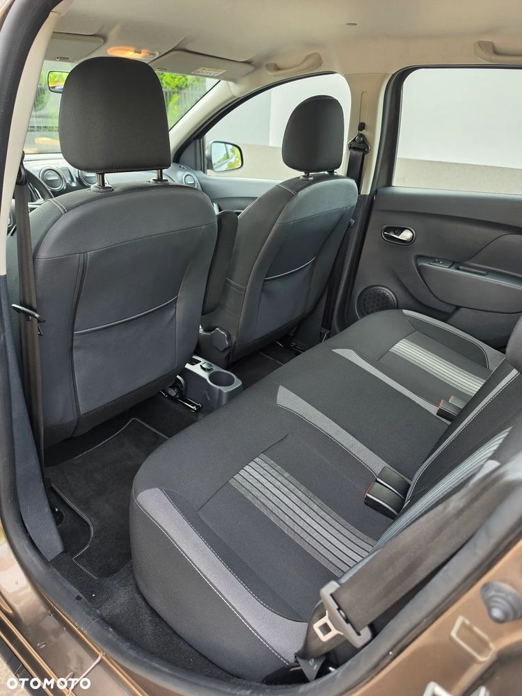 Dacia Sandero 0.9 TCe SL Celebration S&S EU6 - 17