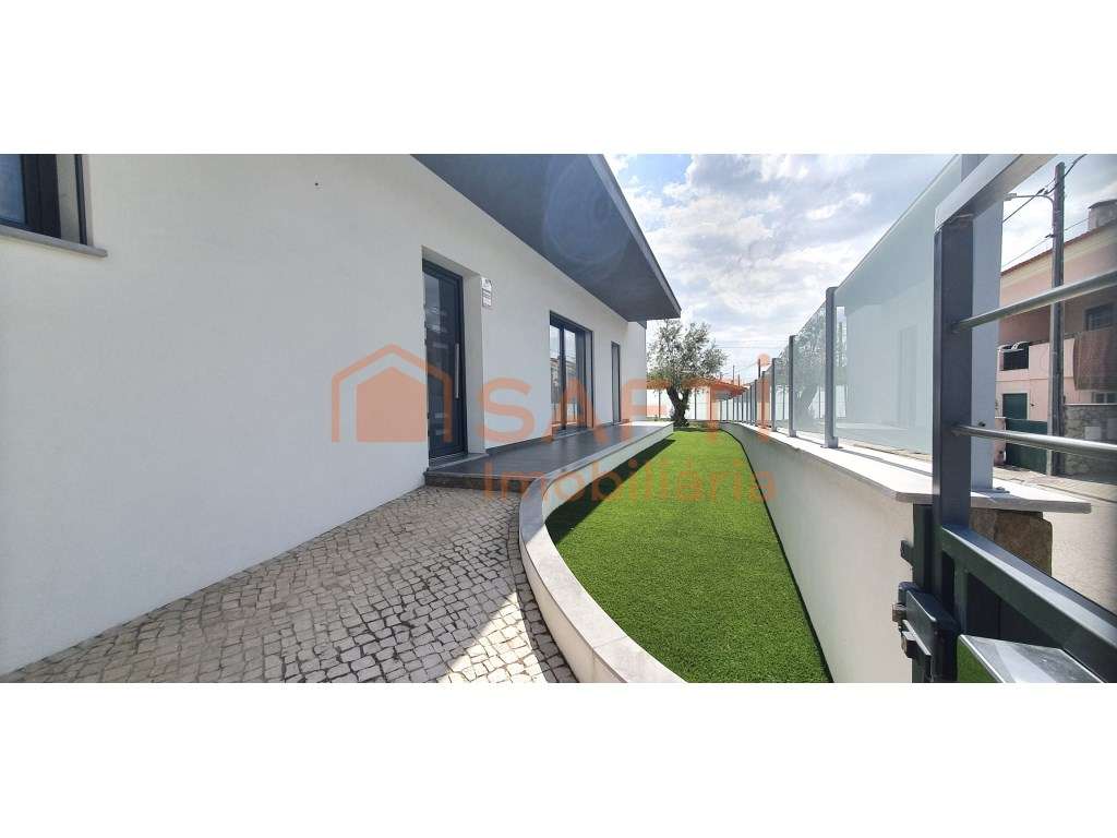 Moradia T4 Terrea perto de Leiria - Grande imagem: 3/38