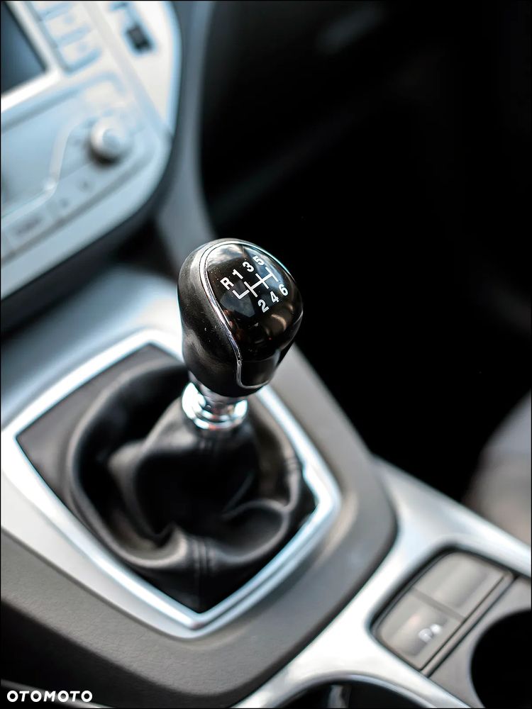 Ford Kuga - 27