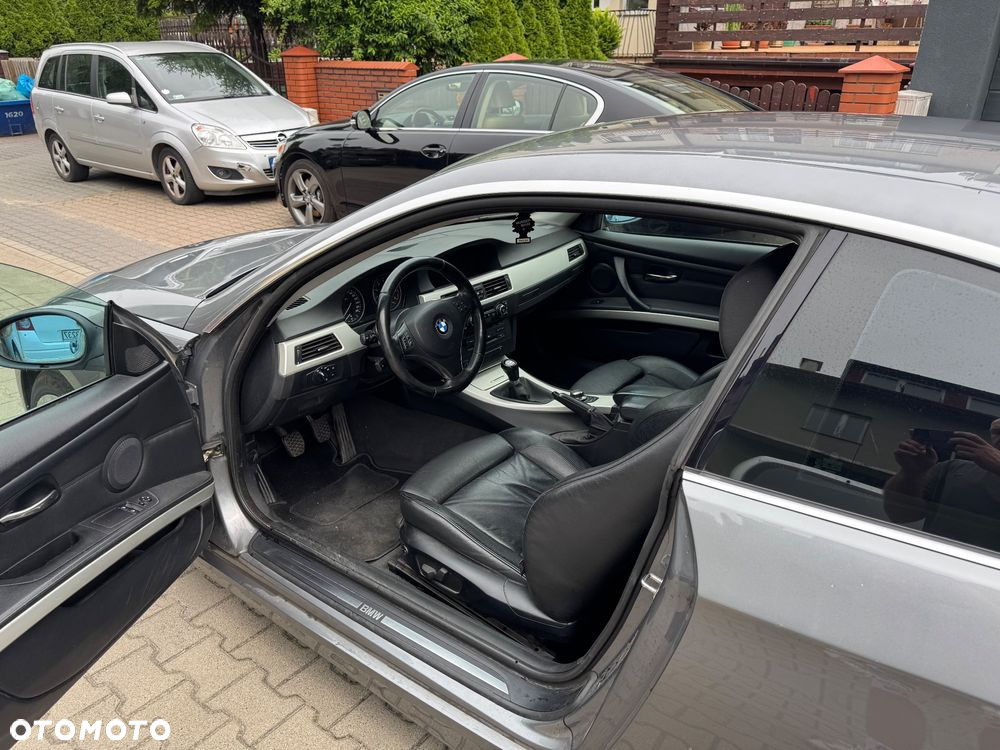 BMW Seria 3 325i Coupe - 5