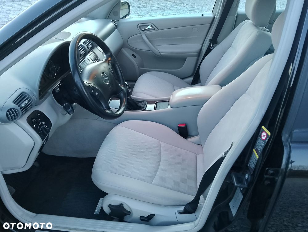 Mercedes-Benz Klasa C 180 Kompressor Avantgarde Starline - 27