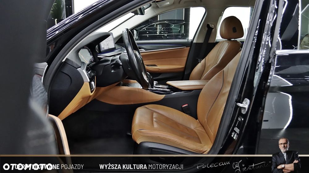 BMW Seria 5 530i GPF Luxury Line sport - 13