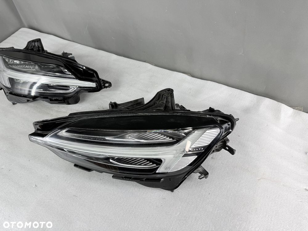 Reflektor lampa prawa lewa  Volvo V60 S60 II FULL LED  32312179 32404679 - 2